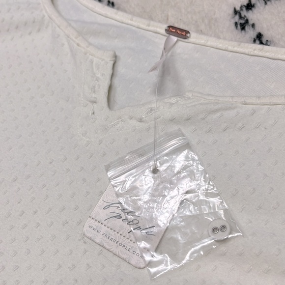 Free People Brunch Date Top in Moon Glow, NWT, Size XL - Picture 9 of 9